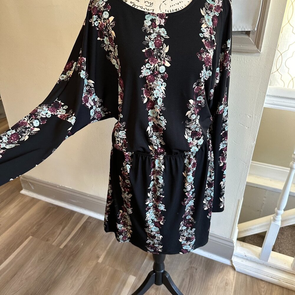 BCBG dress- Size Large- Floral/Backless